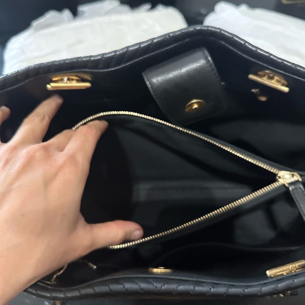 SOLD! CHANEL Wrinkled Lambskin Chevron Quilted Large  Tote Black Gold Hardware - Picture 16 of 16